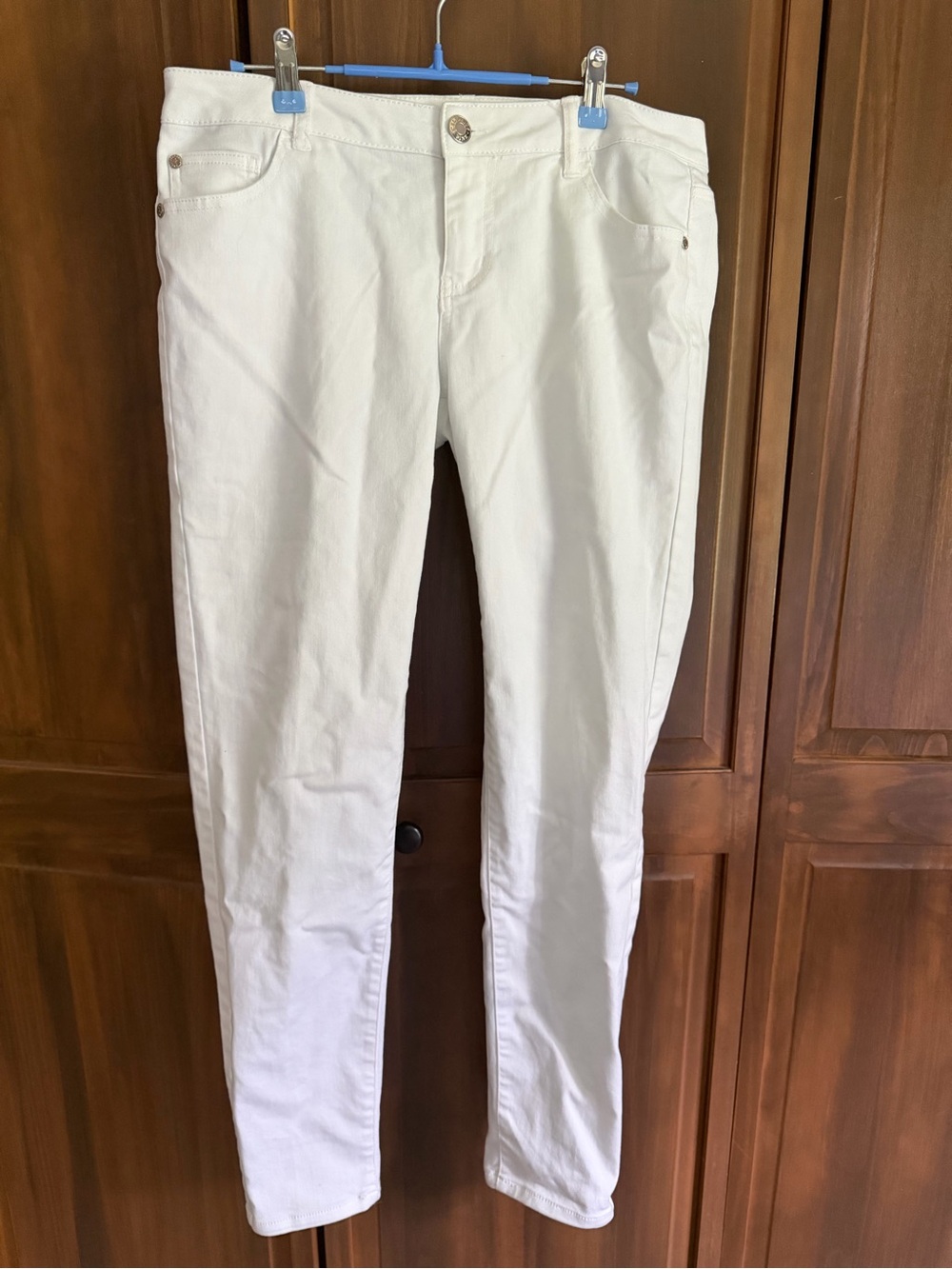 Celebrity Pink White Skinny Jeans - Picture 1 of 6